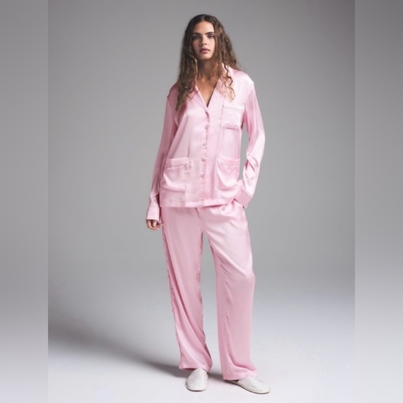 SKIMS Other - NWOT SKIMS Satin Silk Pajamas Size Small